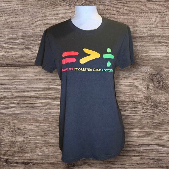 Equality Is Greater Than Division T-Shirt Size Medium - Picture 1 of 4